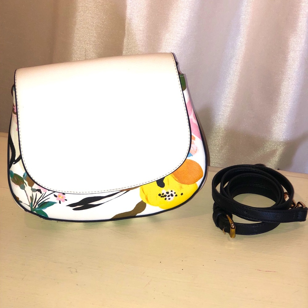 Floral dual compartment bag w/detachable strap